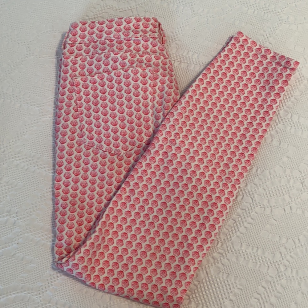 Vineyard Vines pink seashell print skinny pants. - Picture 5 of 5